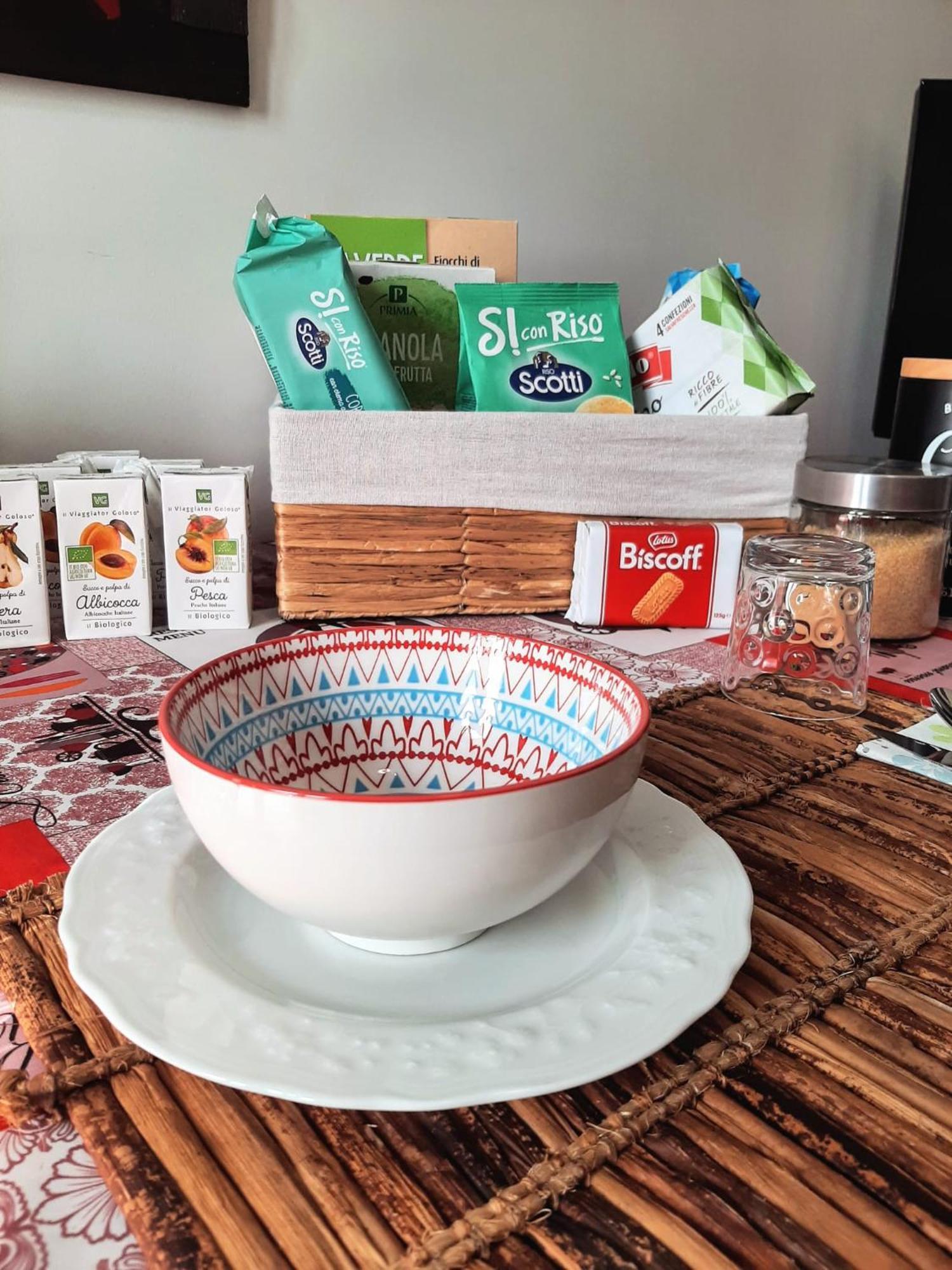 B&B Vegan La Mucca Felice - Grazioso Appartamento Nel Verde Rancio Valcuvia Exterior photo